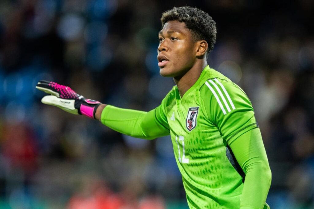 Zion Suzuki: Rising Japanese-Ghanaian Goalkeeper Attracting Attention from  Manchester United