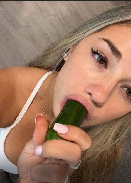 Breckie Hill's Shower Video with Cucumber Leaked, leak nudes and photos