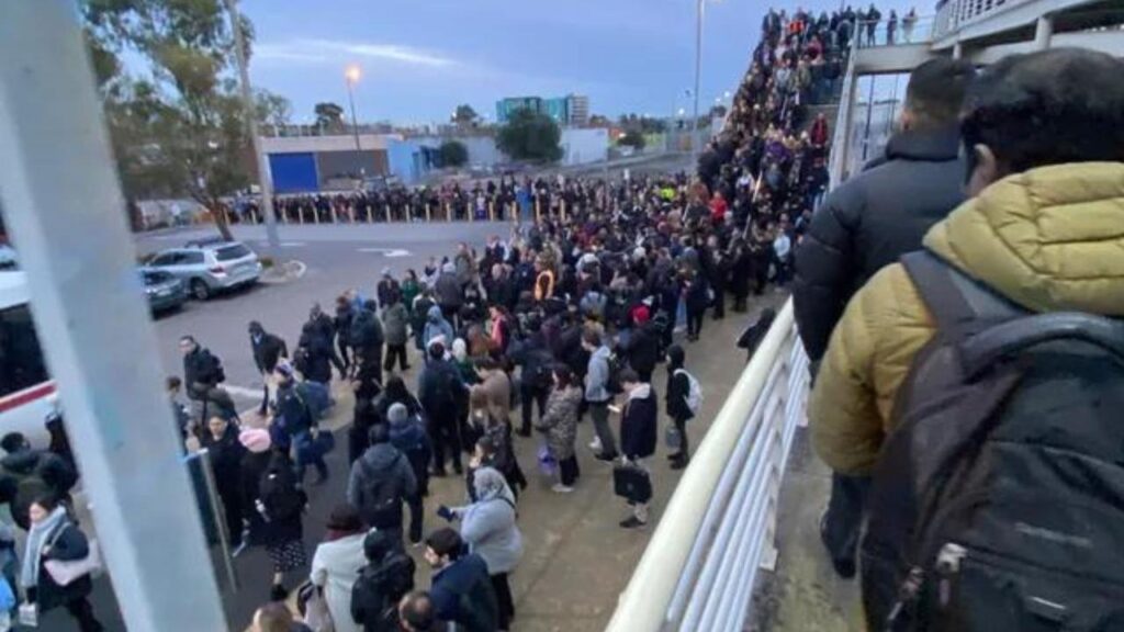 Melbourne Bus Fire Westgate: Passenger Unveils Grim Truth "We Would've Died"  Commuters were left lining up for meters just to get on a replacement bus at Dandenong station. Picture: Reddit @currentlyontrain 